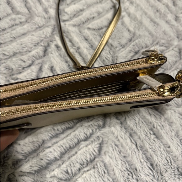 Michael Kors Karla Medium East West Leather Crossbody NEW! - Picture 6 of 7